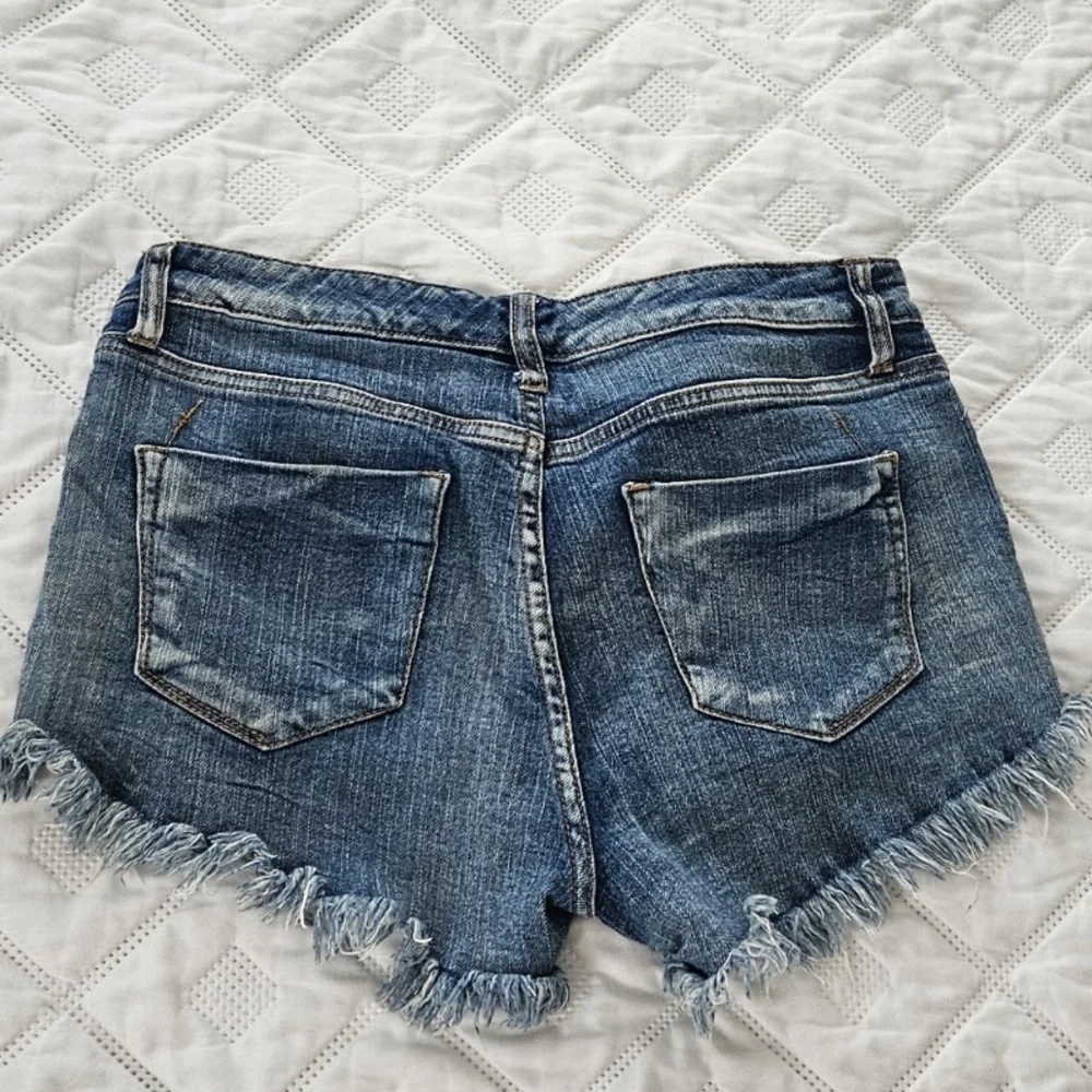 🌟Mossimo Women's Dark Blue Distressed Ripped Denim Jean Shorts🌟